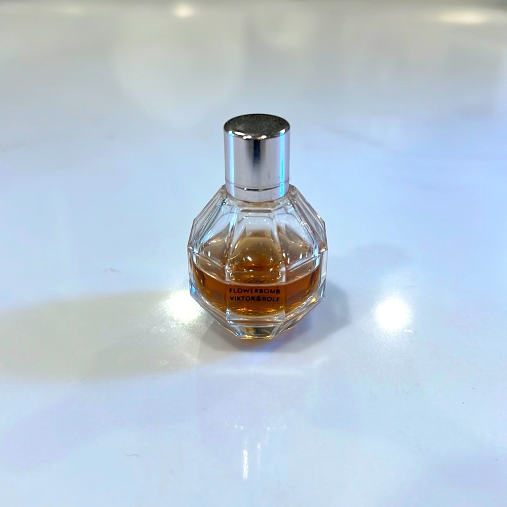 Flowerbomb Victor Rolf mini perfume
